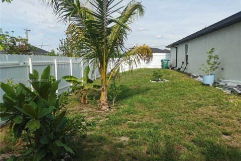 Villa ou maison à vendre à Cape Coral, Floride: 4 chambres, 168.06 m2 № 1959730 - photo 25