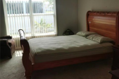 Villa ou maison à vendre à Cape Coral, Floride: 4 chambres, 168.06 m2 № 1959730 - photo 16