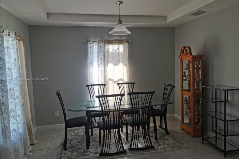 Villa ou maison à vendre à Cape Coral, Floride: 4 chambres, 168.06 m2 № 1959730 - photo 13