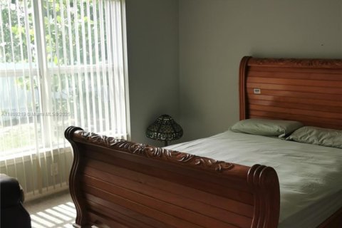 Villa ou maison à vendre à Cape Coral, Floride: 4 chambres, 168.06 m2 № 1959730 - photo 15