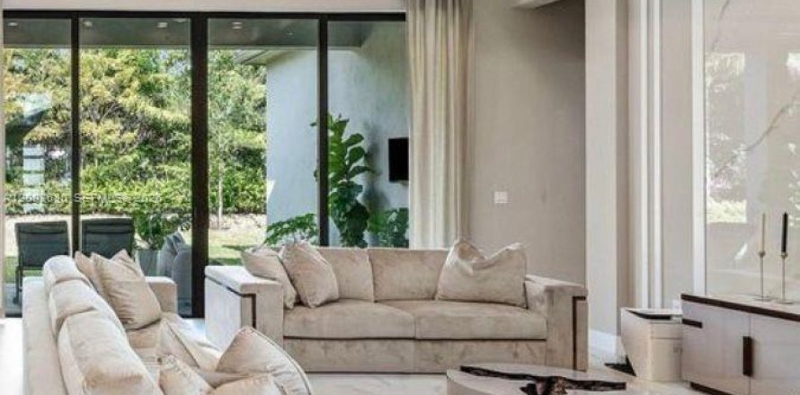 House in Boca Raton, Florida 4 bedrooms, 287.25 sq.m. № 2068700