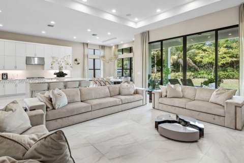 House in Boca Raton, Florida 4 bedrooms, 287.25 sq.m. № 2068700 - photo 3