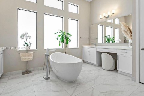 House in Boca Raton, Florida 4 bedrooms, 287.25 sq.m. № 2068700 - photo 4