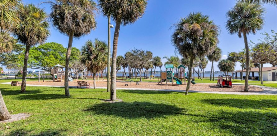Condo in Lake Worth, Florida, 3 bedrooms № 1014357