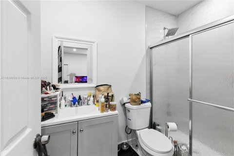 Commercial property in Dania Beach, Florida 236.71 sq.m. № 1814887 - photo 16