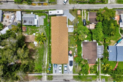 Commercial property in Dania Beach, Florida 236.71 sq.m. № 1814887 - photo 20