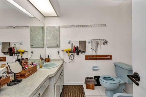 Casa en venta en North Port, Florida, 4 dormitorios, 231.7 m2 № 1584781 - foto 19