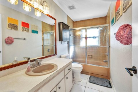 Casa en venta en North Port, Florida, 4 dormitorios, 231.7 m2 № 1584781 - foto 24