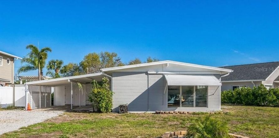 Villa ou maison à Saint Petersburg, Floride 3 chambres, 118.91 m2 № 1914109