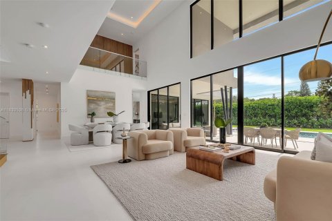 House in Pinecrest, Florida 6 bedrooms, 571.53 sq.m. № 1806083 - photo 5