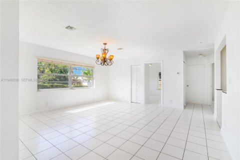 Casa en alquiler en Hollywood, Florida, 3 dormitorios, 187.29 m2 № 2010350 - foto 4