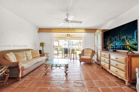 Кондоминиум с 2 спальнями в Дания-Бич, Флорида № 2008007