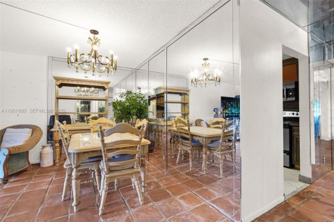 Купить кондоминиум в Дания-Бич, Флорида 2 спальни, 106.28м2, № 2008007 - фото 30