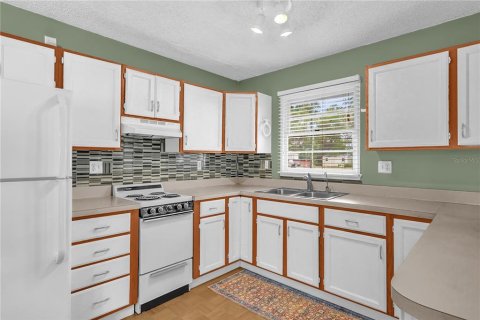 House in DeLand, Florida 3 bedrooms, 76.92 sq.m. № 1620702 - photo 8