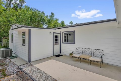 House in DeLand, Florida 3 bedrooms, 76.92 sq.m. № 1620702 - photo 17