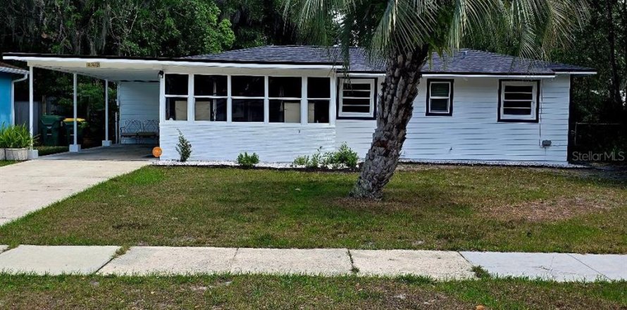 House in DeLand, Florida 3 bedrooms, 76.92 sq.m. № 1620702