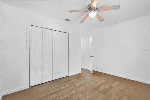 House in DeLand, Florida 3 bedrooms, 76.92 sq.m. № 1620702 - photo 11