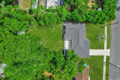 House in DeLand, Florida 3 bedrooms, 76.92 sq.m. № 1620702 - photo 25