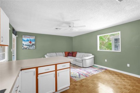 House in DeLand, Florida 3 bedrooms, 76.92 sq.m. № 1620702 - photo 9