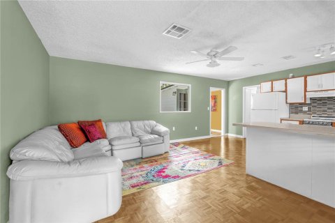 House in DeLand, Florida 3 bedrooms, 76.92 sq.m. № 1620702 - photo 5