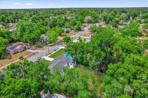 House in DeLand, Florida 3 bedrooms, 76.92 sq.m. № 1620702 - photo 19