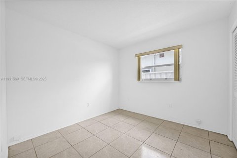 Villa ou maison à vendre à Sunrise, Floride: 3 chambres, 119.38 m2 № 1990252 - photo 25