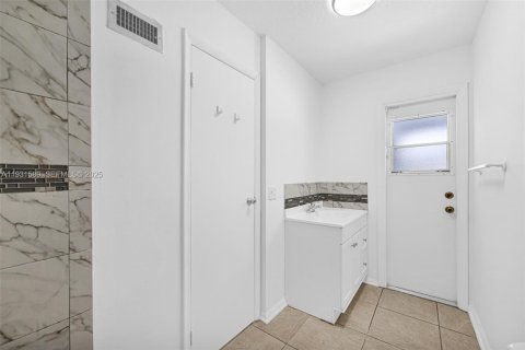 Villa ou maison à vendre à Sunrise, Floride: 3 chambres, 119.38 m2 № 1990252 - photo 29