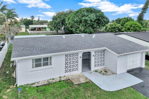 Villa ou maison à vendre à Sunrise, Floride: 3 chambres, 119.38 m2 № 1990252 - photo 4