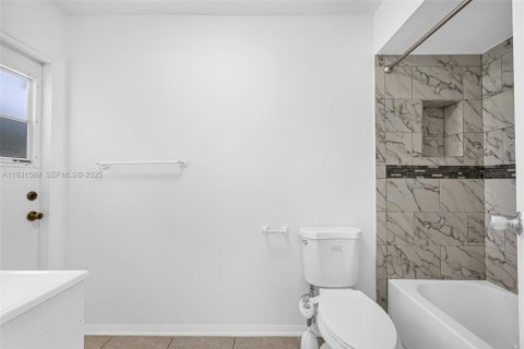 Villa ou maison à vendre à Sunrise, Floride: 3 chambres, 119.38 m2 № 1990252 - photo 27