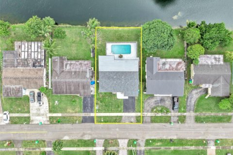 Villa ou maison à vendre à Sunrise, Floride: 3 chambres, 119.38 m2 № 1990252 - photo 6