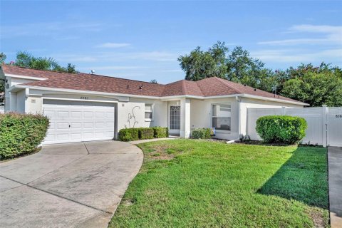 House in The Villages, Florida 3 bedrooms, 147.34 sq.m. № 1879547 - photo 3