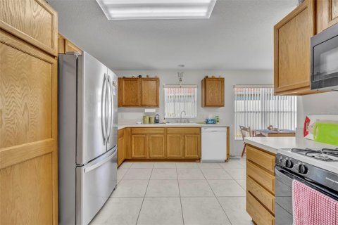House in The Villages, Florida 3 bedrooms, 147.34 sq.m. № 1879547 - photo 13