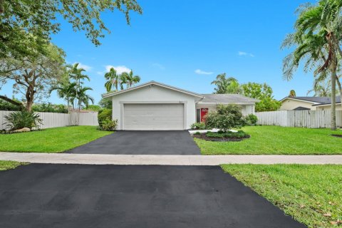 Villa ou maison à Weston, Floride 3 chambres, 154.68 m2 № 2189870