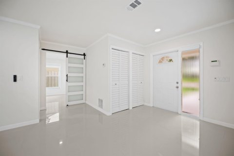Villa ou maison à louer à Weston, Floride: 3 chambres, 154.68 m2 № 2189870 - photo 3