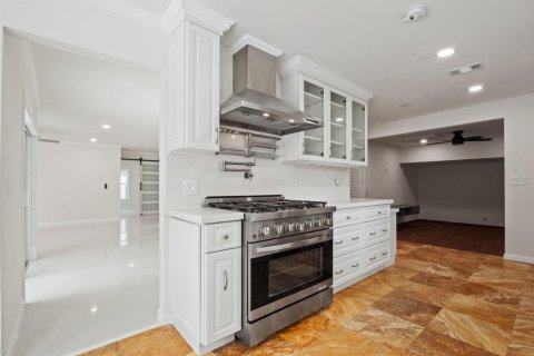 Villa ou maison à louer à Weston, Floride: 3 chambres, 154.68 m2 № 2189870 - photo 7