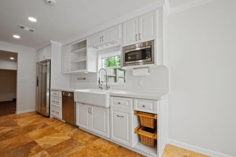 Villa ou maison à louer à Weston, Floride: 3 chambres, 154.68 m2 № 2189870 - photo 8