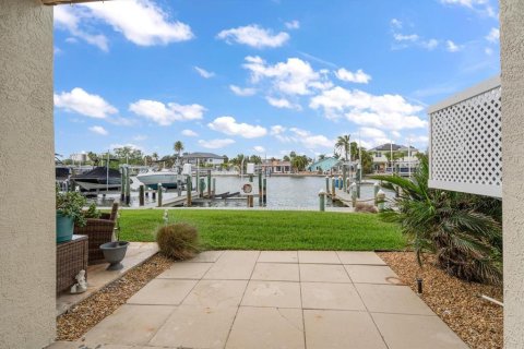 Adosado en venta en Indian Rocks Beach, Florida, 3 dormitorios, 153.85 m2 № 2098825 - foto 3