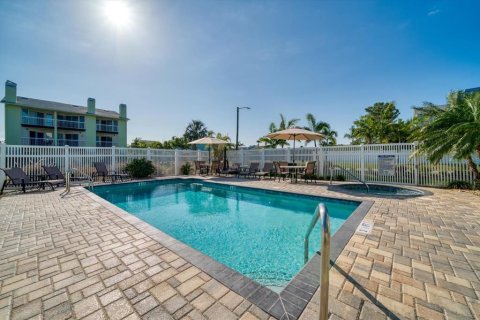 Adosado en venta en Indian Rocks Beach, Florida, 3 dormitorios, 153.85 m2 № 2098825 - foto 25