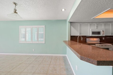 Adosado en venta en Indian Rocks Beach, Florida, 3 dormitorios, 153.85 m2 № 2098825 - foto 9