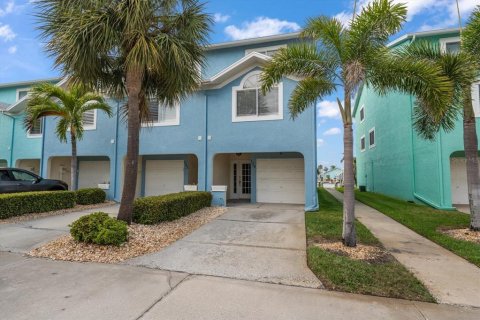 Adosado en venta en Indian Rocks Beach, Florida, 3 dormitorios, 153.85 m2 № 2098825 - foto 27
