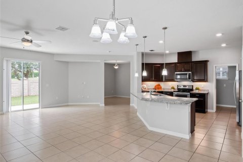 Villa ou maison à vendre à Sanford, Floride: 4 chambres, 242.2 m2 № 2094462 - photo 6