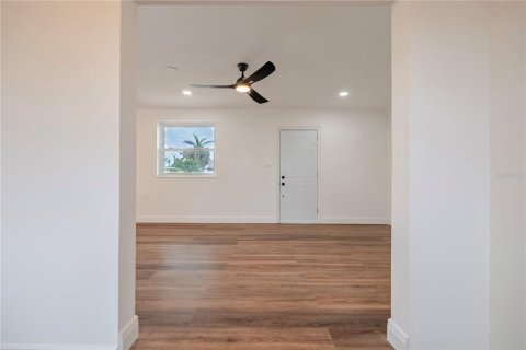 Casa en venta en Madeira Beach, Florida, 3 dormitorios, 106.56 m2 № 1771314 - foto 4