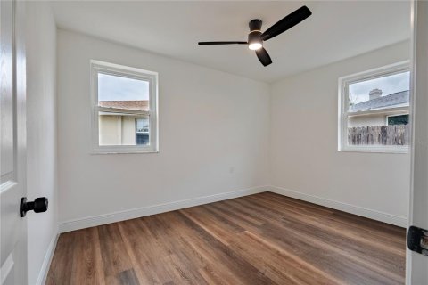 Casa en venta en Madeira Beach, Florida, 3 dormitorios, 106.56 m2 № 1771314 - foto 9