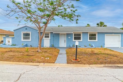 Casa en venta en Madeira Beach, Florida, 3 dormitorios, 106.56 m2 № 1771314 - foto 2