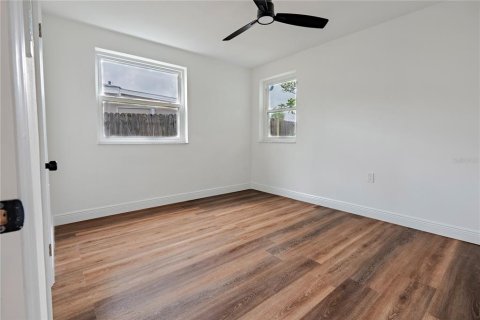 Casa en venta en Madeira Beach, Florida, 3 dormitorios, 106.56 m2 № 1771314 - foto 11