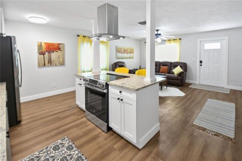 Villa ou maison à louer à Saint Petersburg, Floride: 3 chambres, 97.36 m2 № 1895049 - photo 7