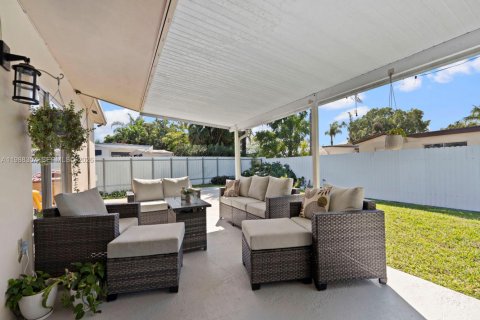 Villa ou maison à vendre à Hialeah, Floride: 3 chambres, 119.84 m2 № 2050955 - photo 26