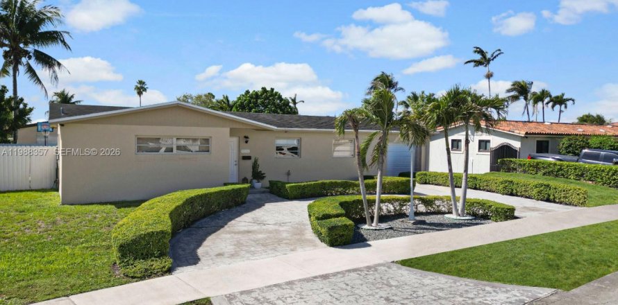 Дом в Хайалиа, Флорида 3 спальни, 119.84м2 № 2050955