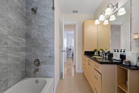 Купить виллу или дом в Хайалиа, Флорида 3 спальни, 119.84м2, № 2050955 - фото 21