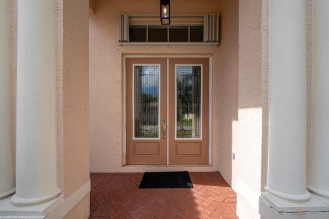 House in Port St. Lucie, Florida 3 bedrooms, 209.96 sq.m. № 2173870 - photo 6